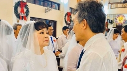 Danh ca Hương Lan khoe ảnh cưới tại nhà thờ ở Tiền Giang