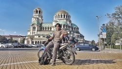 Phượt thủ Trần Đặng Đăng Khoa xuyên lục địa bằng xe máy trong 1000 ngày