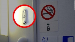 Hút thuốc trong nhà vệ sinh ở máy bay, bị phạt 4 triệu đồng