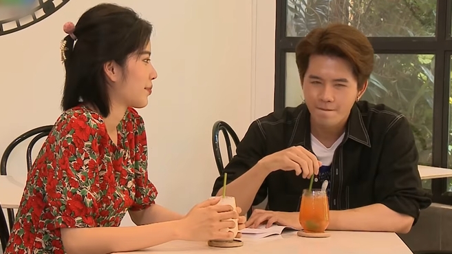 Nam Em quấn quýt bên "bạn trai mới" sau nhiều lùm xùm chuyện tình cảm