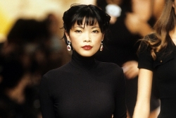 Chân dung siêu mẫu gốc Việt duy nhất từng diễn cho Chanel cùng Naomi Campbell