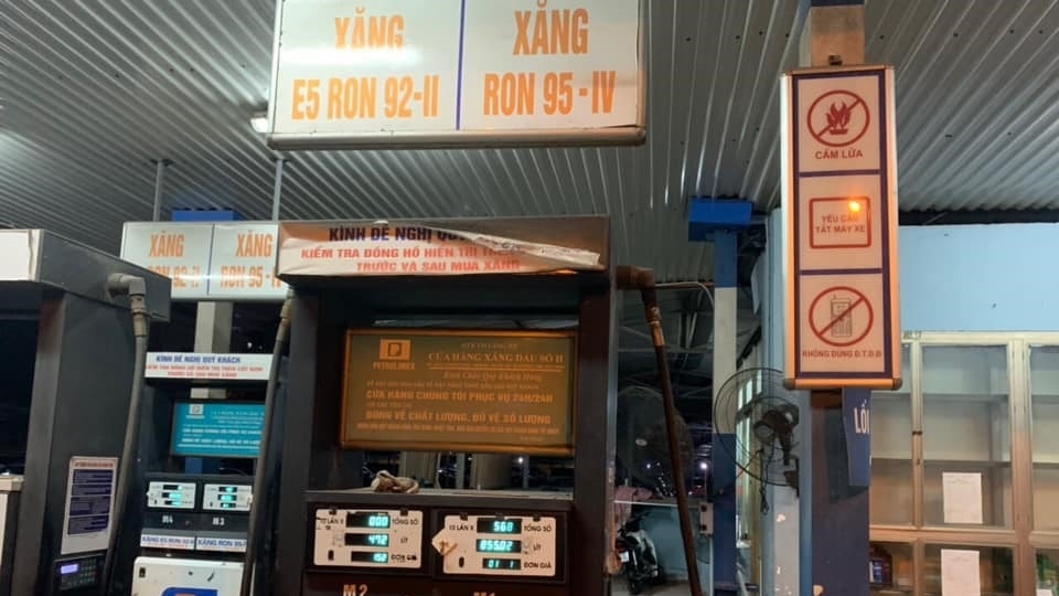 ha noi xu phat cay xang gam 20 ngan lit trong bon khong ban