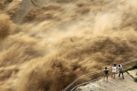 Video: Lũ kinh hoàng ở thượng nguồn đổ về đập Tam Hiệp