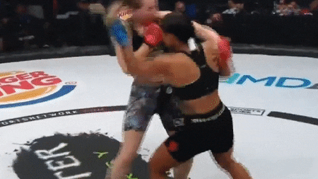 Video: Nữ võ sĩ MMA tung 3 cú móc liên tiếp hạ knock-out đối thủ sau 43 giây