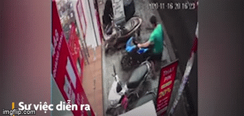 Video: Choáng váng màn trộm xe máy trong 8 giây ở Sài Gòn