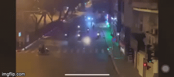 Video: Kinh hoàng 2 nhóm thanh niên mang hàng nóng đuổi đánh nhau trên phố Hà Nội
