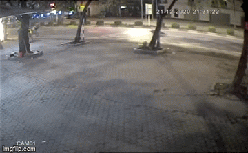 Camera giao thông: Ô tô phóng tốc độ kinh hoàng, đâm "nát" xe gom rác