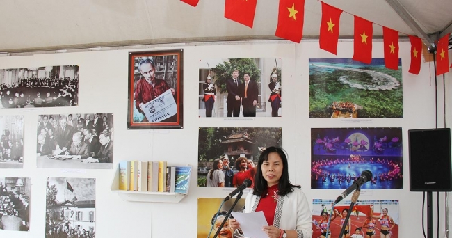 Khai trương Gian trưng bày của Báo Nhân Dân tại Hội báo L'Humanité 2022