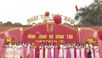 Trong thách thức, thơ ca càng cất tiếng và lan tỏa mạnh mẽ Trong thách thức, thơ ca càng cất tiếng và lan tỏa mạnh mẽ