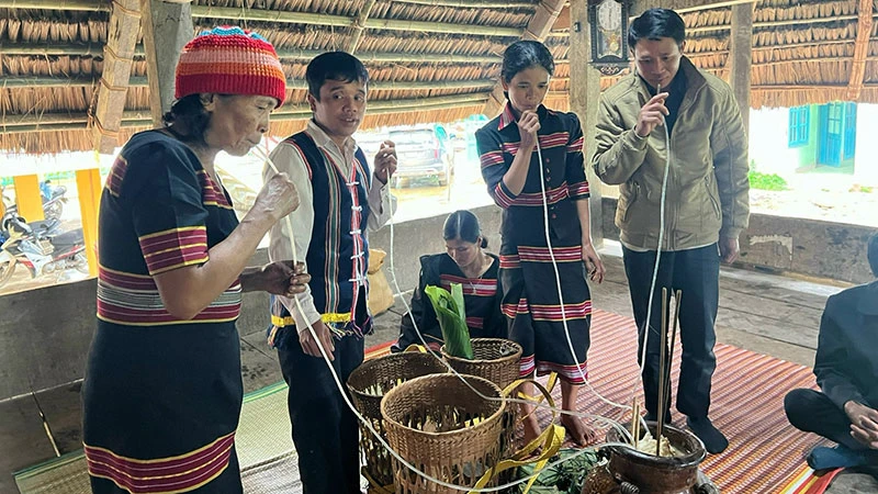 Tết gắn kết tình thân biên giới Việt-Lào