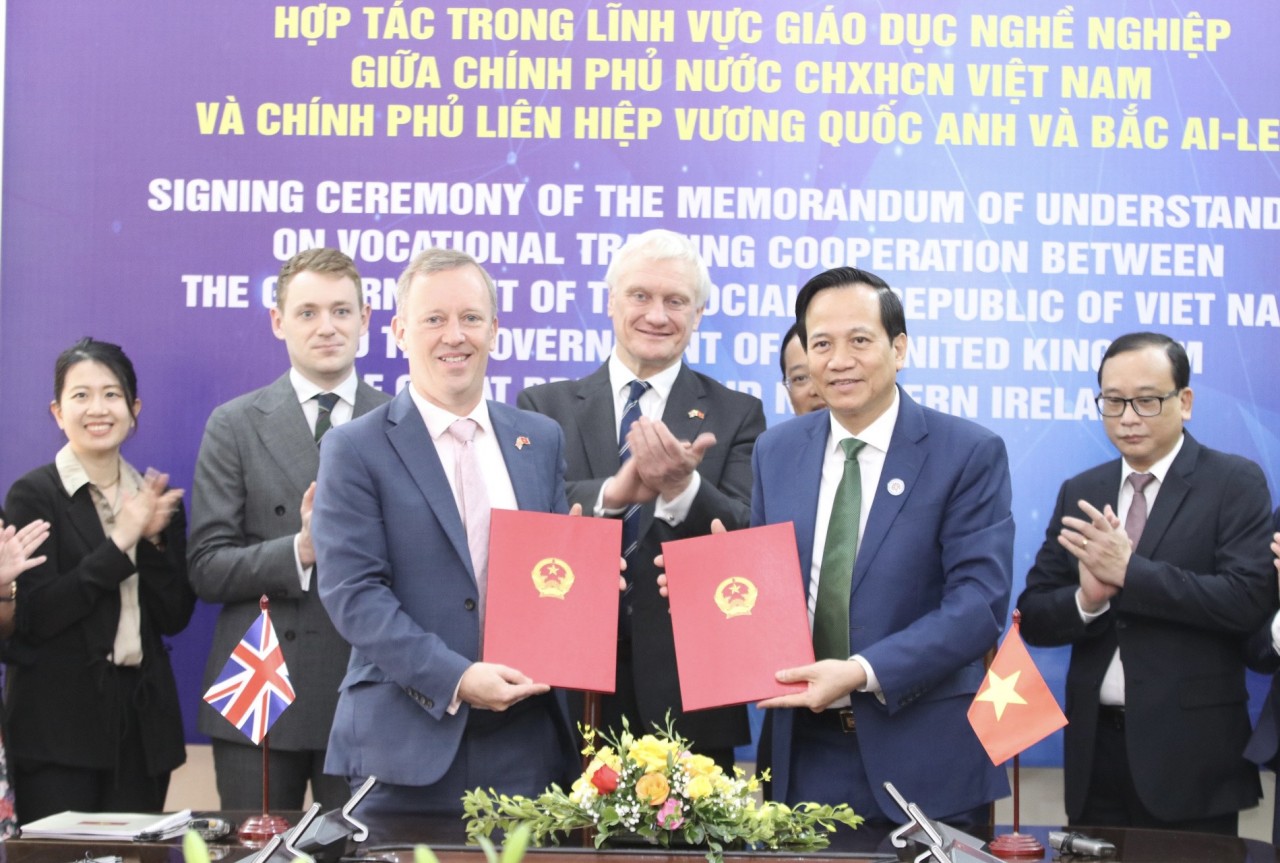 Việt Nam và Anh hợp tác phát triển giáo dục nghề nghiệp
