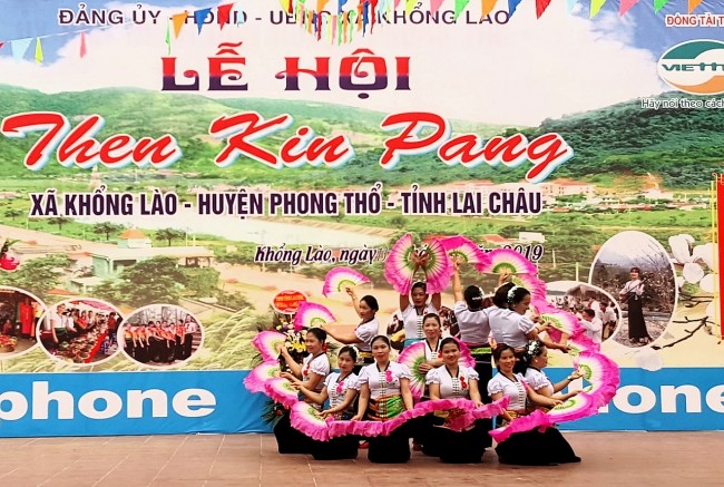 “Lễ hội té nước” lớn nhất Việt Nam được tổ chức tại Phong Thổ (Lai Châu)