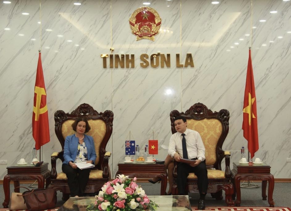 Đại sứ Australia tại Việt Nam, bà Robyn Mudie đã gặp Phó Chủ tịch Ủy ban nhân dân tỉnh Sơn La. Ảnh ĐSQ Australia tại Việt Nam.