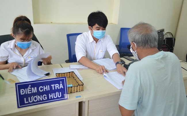 Mức đóng BHXH càng cao, thời gian đóng BHXH càng dài thì mức hưởng lương hưu sẽ cao hơn. Ảnh: Baochinhphu.vn