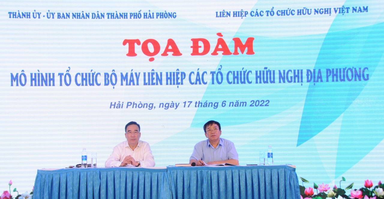 Tọa đàm ghi nhận những đóng góp, hiến kế về mô hình tổ chức bộ máy khả thi, hiệu quả và phù hợp nhất với địa phương. Ảnh: Hải An