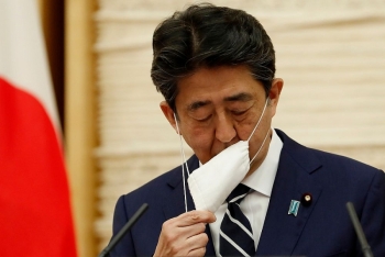 Cựu Thủ tướng Nhật Bản Shinzo Abe bị bắn ngã gục khi đang phát biểu