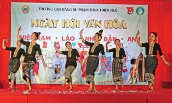 Tình hữu nghị sinh viên Việt – Lào