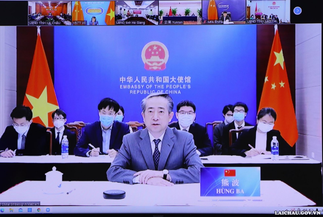 Đại sứ Trung Quốc tại Việt Nam Hùng Ba phát biểu tại Hội nghị. Ảnh: Laichau.gov.vn