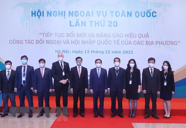 Bộ trưởng Bộ Ngoại giao Bùi Thanh Sơn và các đại biểu dự hội nghị. (Ảnh: Lâm Khánh/TTXVN)