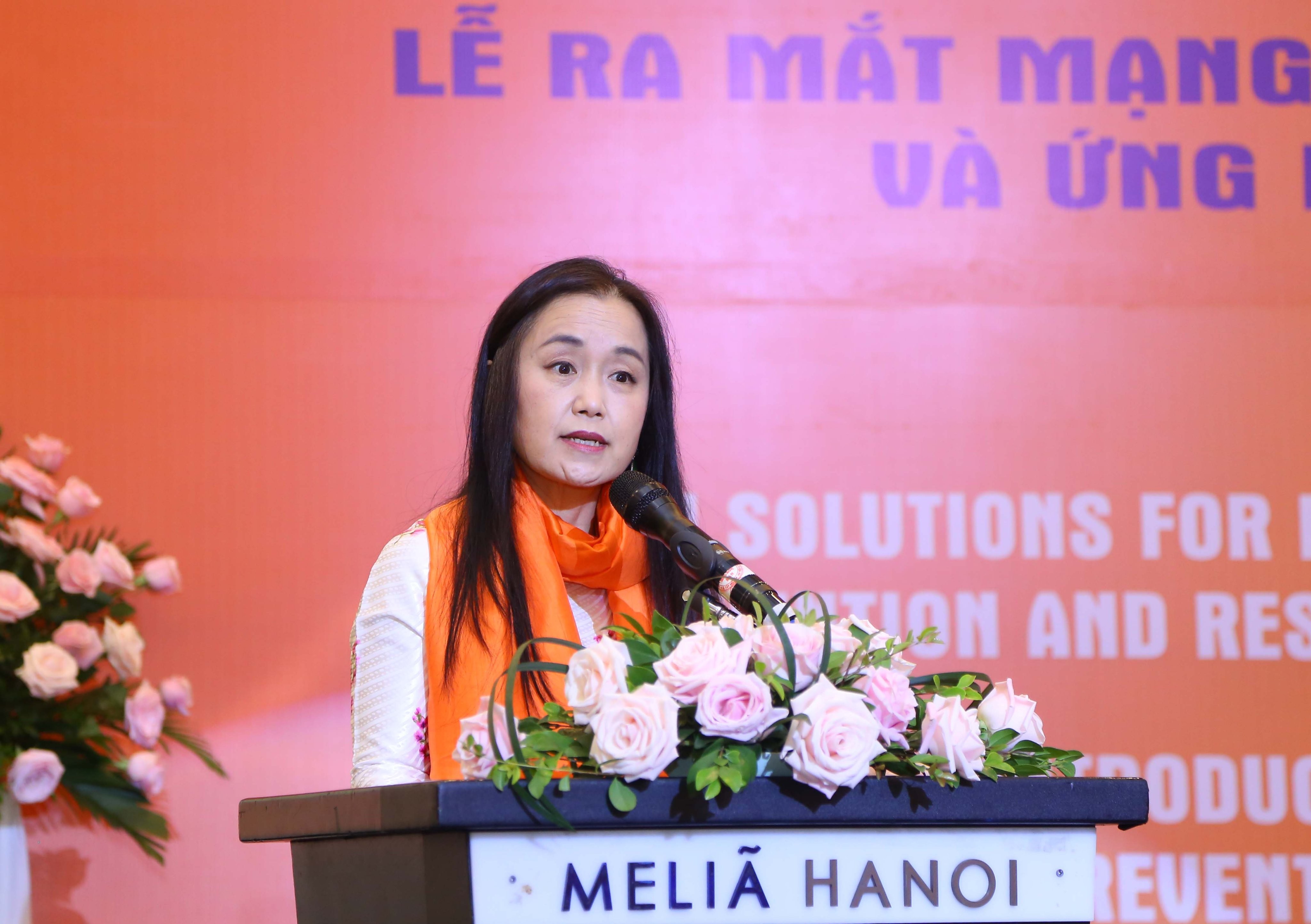 Theo bà Naomi Kitahara, Trưởng Đại diện UNFPA tại Việt Nam: cần có nhiều sáng kiến đổi mới hơn nữa với sự tham gia của thế hệ trẻ nhằm hướng tới thay đổi các chuẩn mực văn hóa và xã hội về bạo lực đối với phụ nữ. 