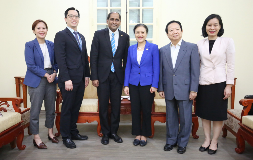 Đại sứ Jaya Ratnam: mong muốn hợp tác với VUFO để thúc đẩy quan hệ giao lưu nhân dân hai nước