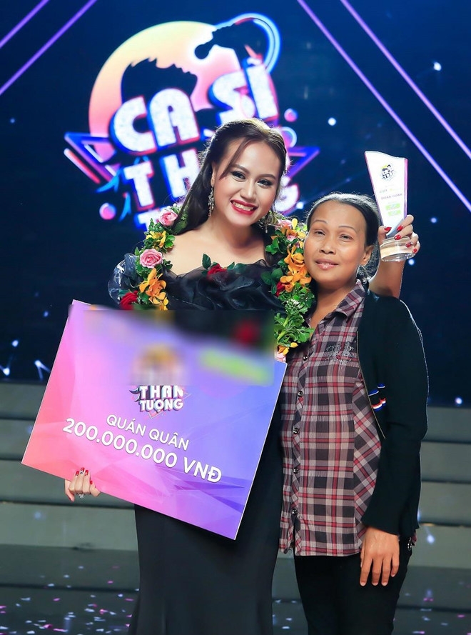 kim loan ruc lua tai the voice va hinh anh gay go cuoi doi