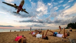 Du khách có thể bị tử hình nếu chụp ảnh "tự sướng" trước máy bay ở bãi biển Thái Lan