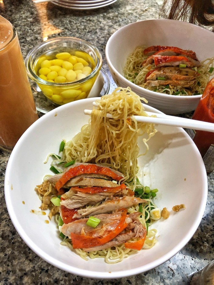 cung food blogger ba chua via he diet sach am thuc thai lan