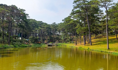 ho nuoc gan lien voi nhung cau chuyen tinh buon o da lat