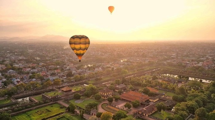 Cố đô Huế nhìn từ khinh khí cầu ngày nghỉ lễ