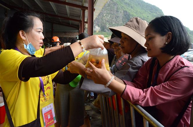 can canh khu bep co 800 tinh nguyen vien phuc vu dai le vesak 2019