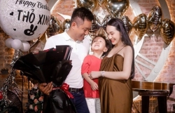 Facebook sao Việt hôm nay (25/5): Vợ Tuấn Hưng tiết lộ mang thai lần thứ 3