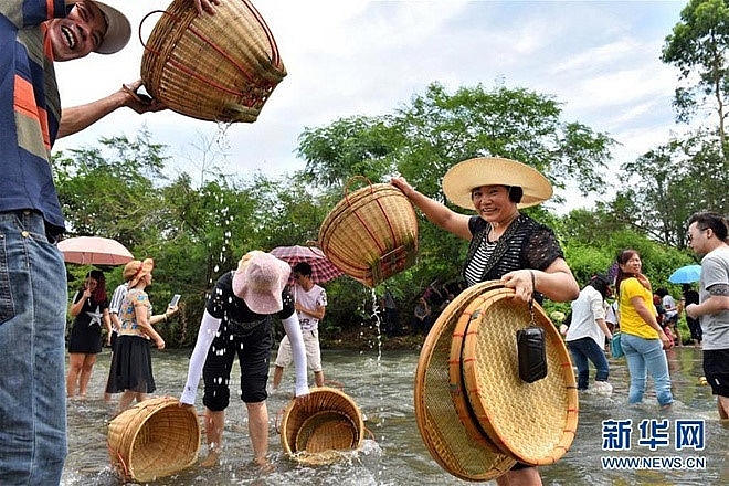 dao mot vong chau a xem cac nuoc don tet doan ngo 55 ra sao