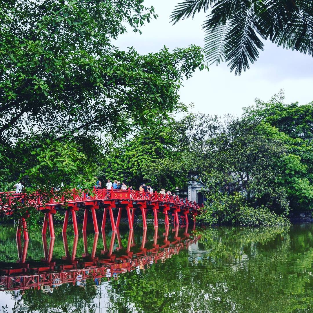 Cầu Thê Húc  Biểu tượng cho nét đẹp văn hóa của người Hà thành