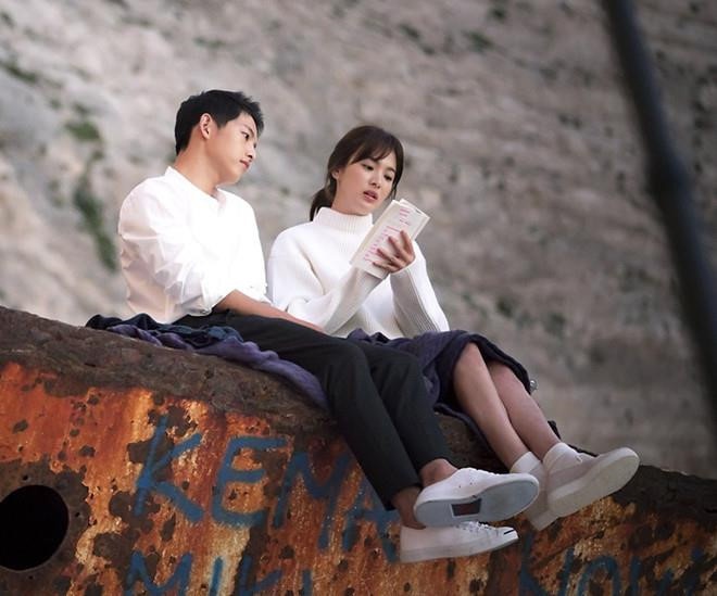 song joong ki tuyet tinh de don ly hon ma khong he thong bao song hye kyo van giu lai hinh cuoi