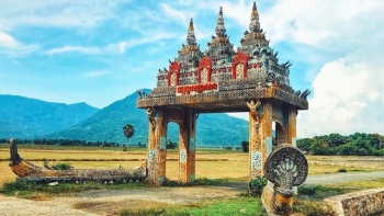 Có một 'cổng trời thời gian' không thể bỏ lỡ ở An Giang