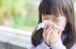 Những bệnh do virus gây ra cho trẻ vào mùa thu, bố mẹ cần đặc biệt lưu ý