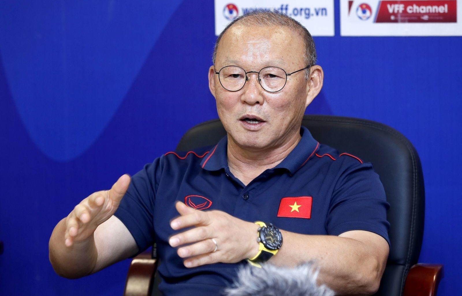 Tranh thủ ngày nghỉ,HLV Park Hang-seo vào Đà Nẵng "đãi cát tìm vàng" cho bóng đá Việt