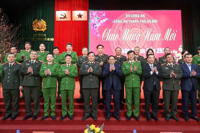 Thủ tướng Phạm Minh Chính: ‘Đi từng ngõ, gõ từng nhà, rà từng người để không ai thiếu Tết’