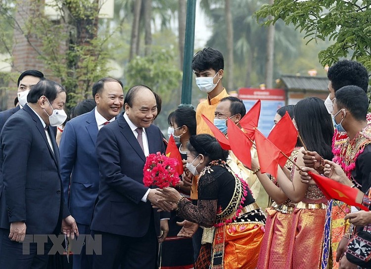 Hình ảnh Chủ tịch nước dự Ngày hội sắc Xuân trên mọi miền Tổ quốc | Văn hóa | Vietnam+ (VietnamPlus)