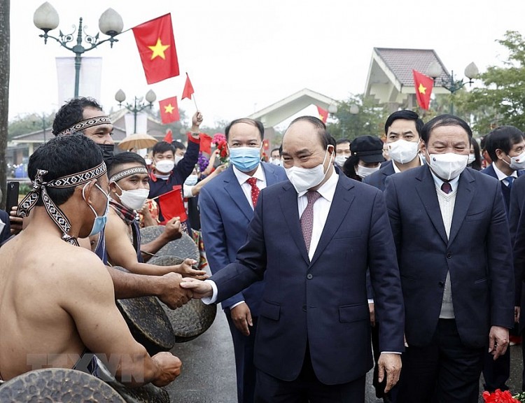 Hình ảnh Chủ tịch nước dự Ngày hội sắc Xuân trên mọi miền Tổ quốc | Văn hóa | Vietnam+ (VietnamPlus)