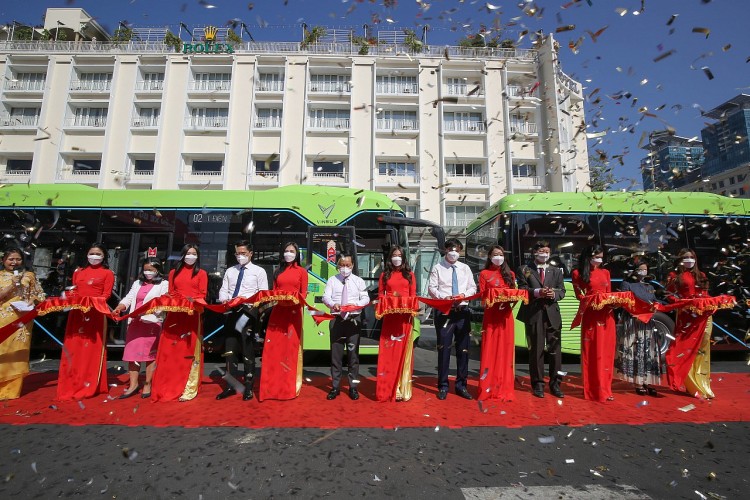 Công ty TNHH Dịch vụ Vận tải Sinh thái VinBus chính thức khai trương tuyến xe buýt điện đầu tiên kết nối với hệ thống vận tải hành khách công cộng (VTHKCC) trên địa bàn Thành phố Hồ Chí Minh (TP.HCM).