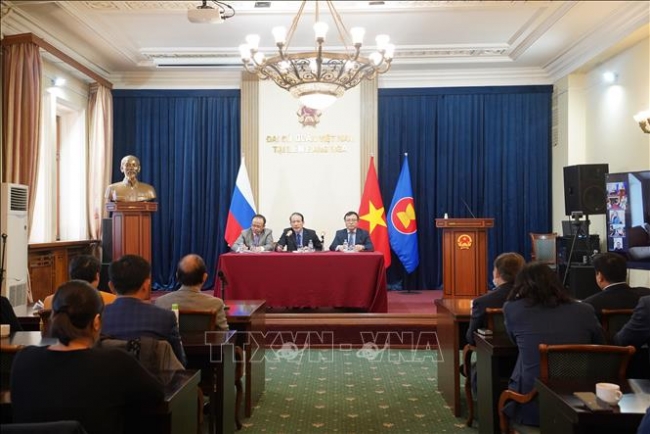 Tọa đàm về tháo gỡ khó khăn cho cộng đồng người Việt tại LB Nga trong tình hình mới