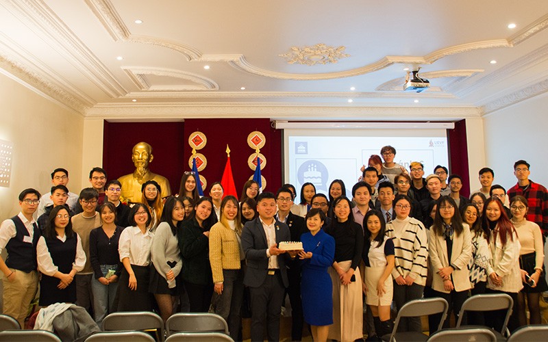 Hội Sinh viên Việt Nam tại Pháp (UEVF) đã tổ chức buổi gặp mặt nhân dịp kỷ niệm 18 năm thành lập. (ẢNH: UEVF)