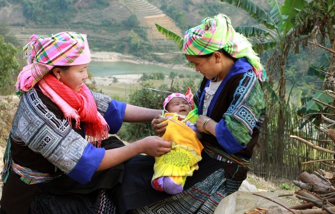 Thông qua ứng dụng MCH247 này, các bà mẹ tại Việt Nam, đặc biệt là người dân tộc thiểu số sống tại khu vực nông thôn, vùng sâu, vùng xa, giờ đây đã có thể tiếp cận thông tin và dịch vụ về sức khỏe sinh sản và sức khỏe tình dục ở mọi nơi. (Ảnh minh họa)