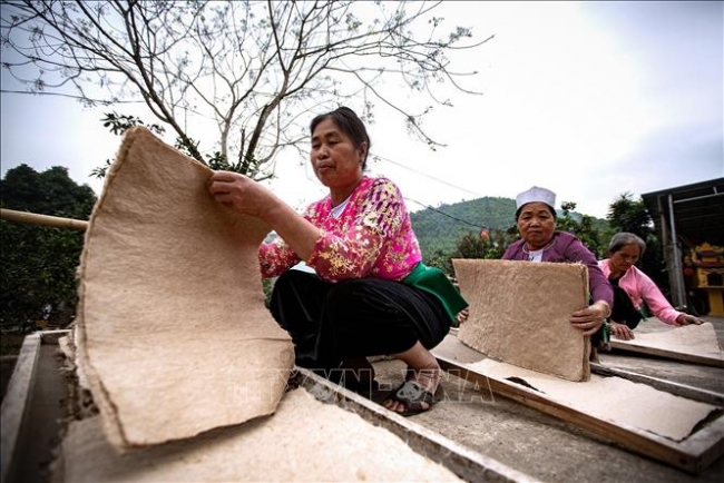 Gìn giữ nghề truyền thống làm giấy dó của người Mường