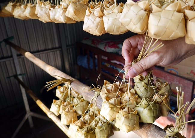 Bánh Kà tum - Nét ẩm thực độc đáo của đồng bào  dân tộc thiểu số Khmer