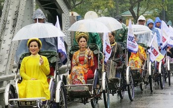 Bảo tồn, phát huy bản sắc văn hóa, con người xứ Huế