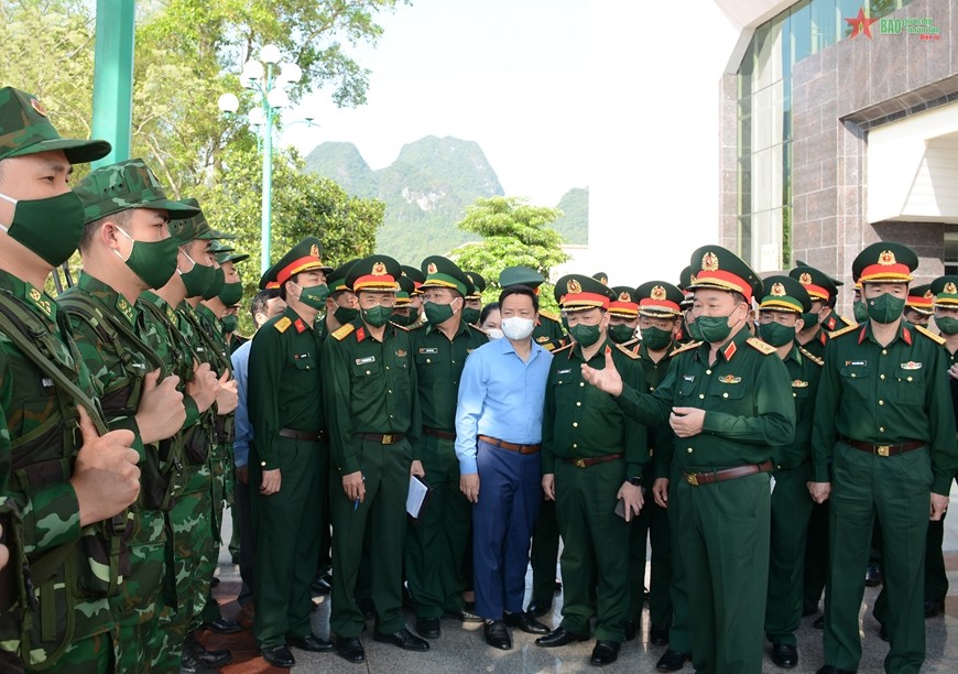 Giao lưu hữu nghị quốc phòng biên giới Việt Nam-Trung Quốc