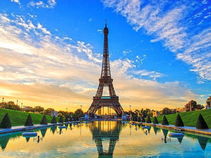 Được biết đến là một trong những điểm du lịch nổi tiếng lãng mạng hàng đầu thế giới, nước Pháp xinh đẹp luôn để lại trong lòng mỗi du khách những ấn tượng khó quên.